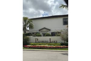 4706 Santa Cruz Way, Davie