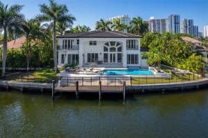 455 Centre Is, Golden Beach
