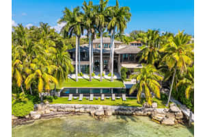 9 Harbor Pt, Key Biscayne