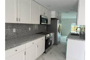 8183 Nw 8th Mnr 9, Plantation