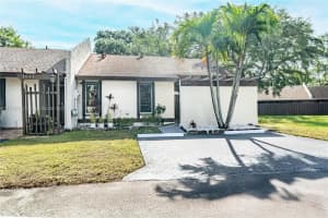 1611 Nw 96th Ter, Pembroke Pines