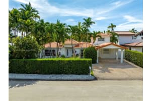250 Greenwood Drive, Key Biscayne
