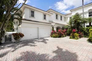 3707 Ne 214th St 14, Aventura