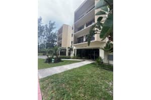 9124 Collins Ave 304, Surfside