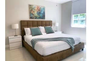 19501 E Country Club Dr 9102, Aventura