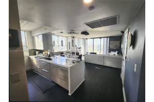 19501 W Country Club Dr 1508, Aventura