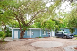 12322 Ne 6th Ave 1, North Miami