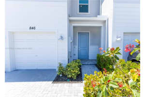 846 Se Grovebush Ln, Port Saint Lucie