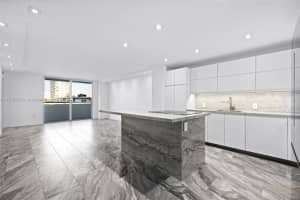 1658 Bay Rd 504, Miami Beach