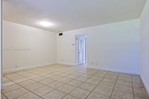 270 Layne Blvd 113, Hallandale Beach