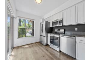 3239 Nw 44th St 6, Oakland Park