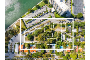 890 Ne 70th St, Miami