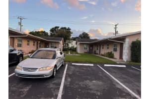 220 Ne 40th St 2, Oakland Park
