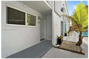 6805 Sw 88th St 13, Pinecrest
