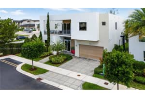 10135 Nw 77th St, Doral