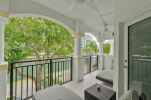 3245 Ne 184th St 13304, Aventura