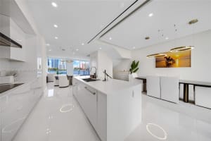 4016 Ne 167th St 4016, North Miami Beach