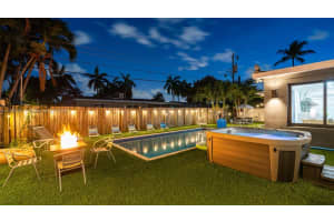 1024 Ne 4th St, Hallandale Beach
