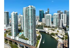185 Sw 7th St 4209, Miami