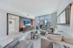 951 Brickell Ave 3201, Miami