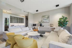 3581 E Glencoe St 309, Miami