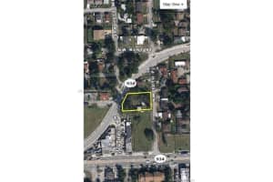 7946 Nw 12th Pl, Miami