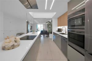 10700 Nw 66th St 103, Doral