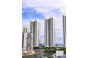 300 Bayview Dr 915, Sunny Isles Beach