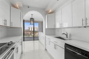 19707 Turnberry Way 8b, Aventura