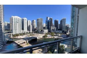 90 Sw 3rd St 2204, Miami