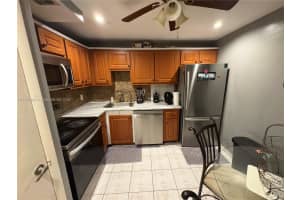 4152 Inverrary Dr 303, Lauderhill