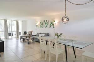 8901 Hollybrook 206, Hollywood