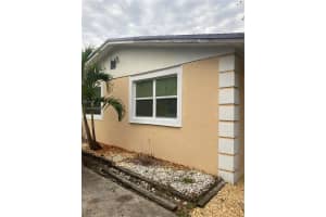 2735 Nw 6th Ct, Fort Lauderdale