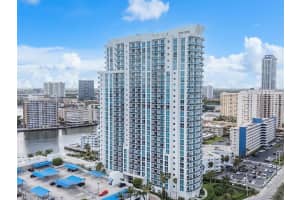 1945 S Ocean Dr 401, Hallandale Beach