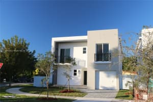 900 Sw 24th Rd, Miami