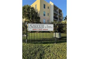 8005 Lake Dr 404, Doral