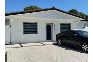729 E 23rd St, Hialeah