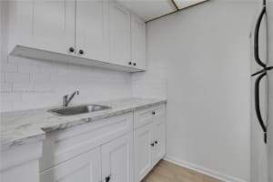 2145 Pierce St 418, Hollywood