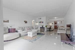 9280 Bay Harbor Ter #26, Bay Harbor Islands