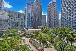 88 Sw 7th St 1009, Miami