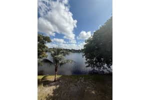 6910 Nw 173rd Dr 1004, Hialeah