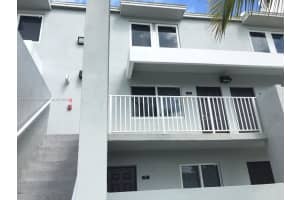 1990 Nw 4th Ct 8, Miami