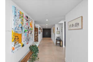3370 Hidden Bay Dr 2900, Aventura