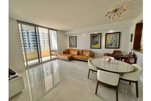 808 Brickell Key Dr 3007, Miami