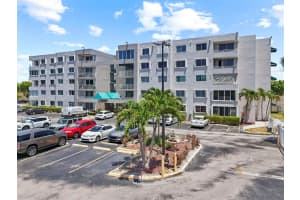 11715 Sw 18th St 304, Miami