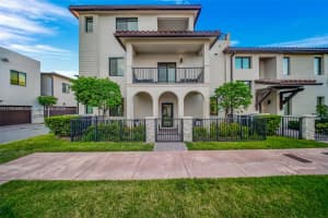 4707 Nw 83rd Ct, Doral