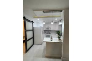 7910 Taft St 211, Pembroke Pines
