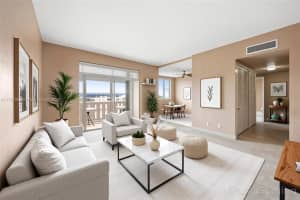 4350 Hillcrest Dr 1016, Hollywood