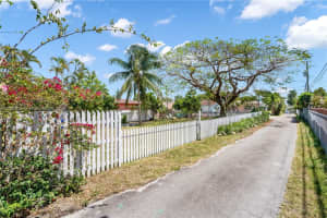 1845 Nw 11 St, Miami