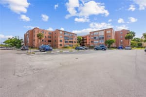 2861 Somerset Dr 104, Lauderdale Lakes